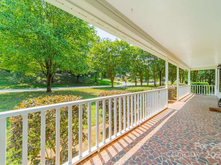 7309 Leesburg Road, Charlotte, NC 28215.  MLS# CAR4279277, YatesRealty ID 33600. 