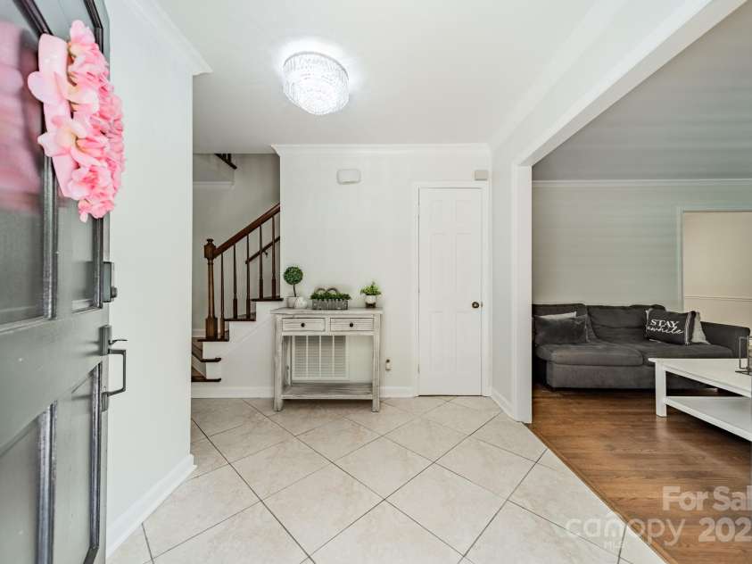 7309 Leesburg Road, Charlotte, NC 28215.  MLS# CAR4279277, YatesRealty ID 33600. 