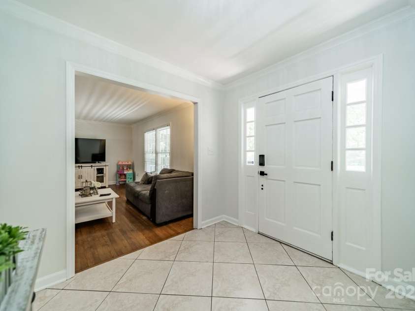 7309 Leesburg Road, Charlotte, NC 28215.  MLS# CAR4279277, YatesRealty ID 33600. 