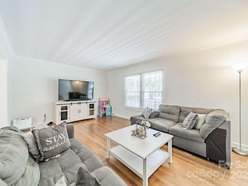 7309 Leesburg Road, Charlotte, NC 28215.  MLS# CAR4279277, YatesRealty ID 33600. 
