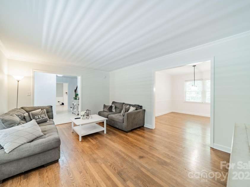 7309 Leesburg Road, Charlotte, NC 28215.  MLS# CAR4279277, YatesRealty ID 33600. 