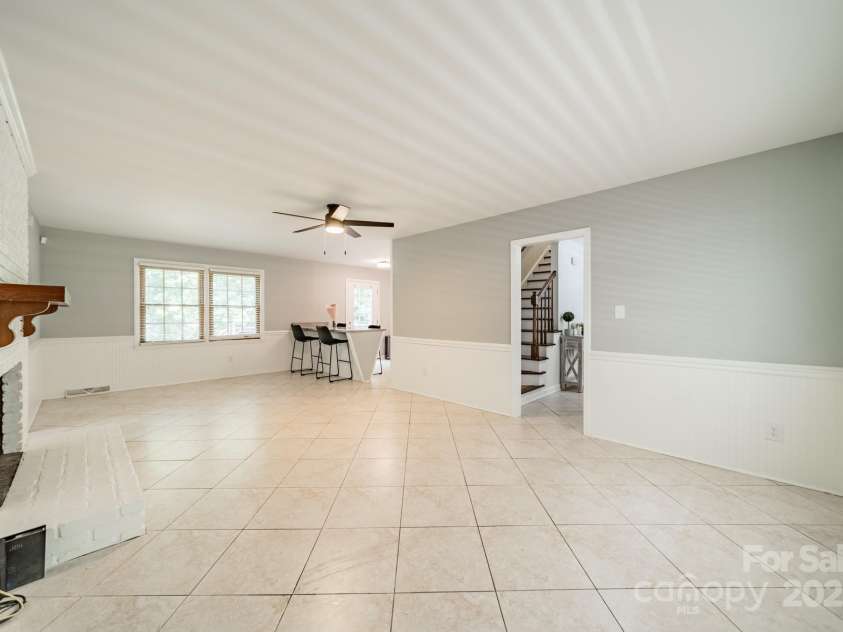 7309 Leesburg Road, Charlotte, NC 28215.  MLS# CAR4279277, YatesRealty ID 33600. 