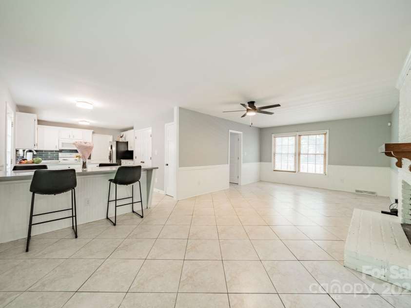7309 Leesburg Road, Charlotte, NC 28215.  MLS# CAR4279277, YatesRealty ID 33600. 