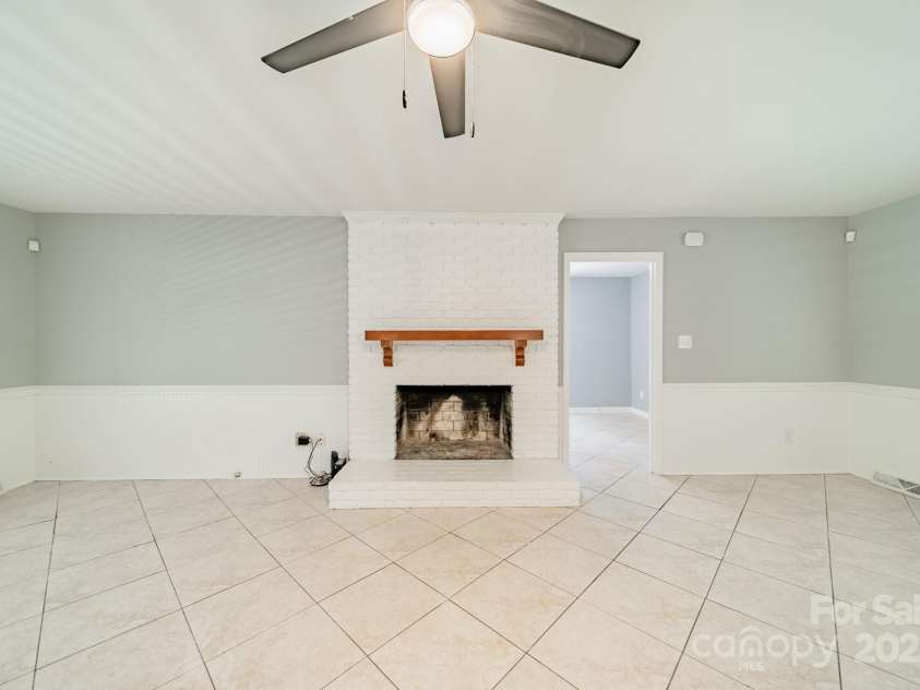 7309 Leesburg Road, Charlotte, NC 28215.  MLS# CAR4279277, YatesRealty ID 33600. 