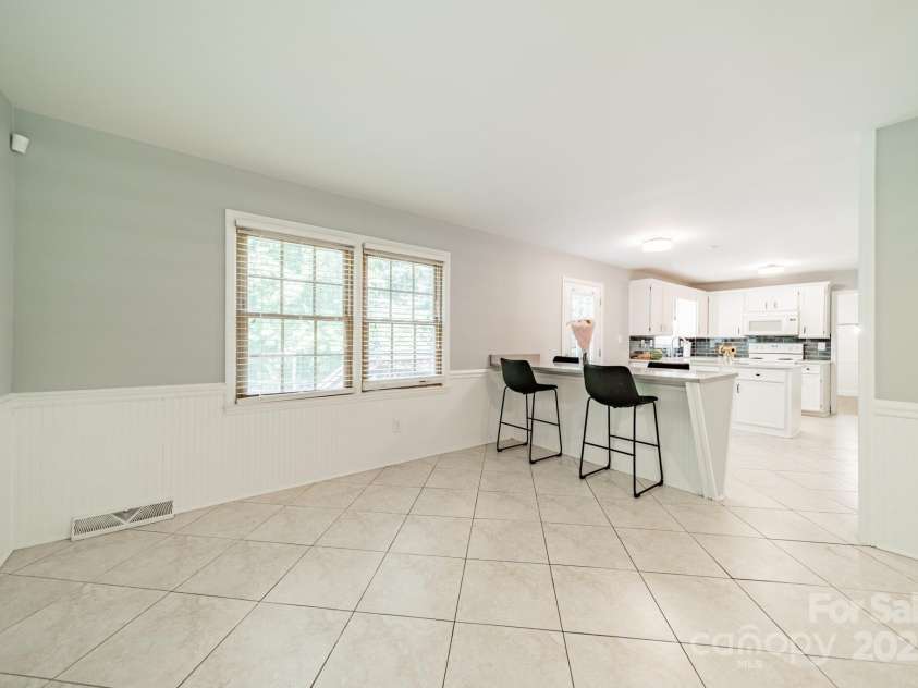7309 Leesburg Road, Charlotte, NC 28215.  MLS# CAR4279277, YatesRealty ID 33600. 