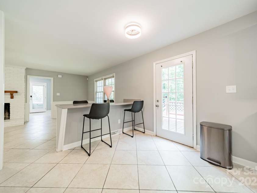 7309 Leesburg Road, Charlotte, NC 28215.  MLS# CAR4279277, YatesRealty ID 33600. 