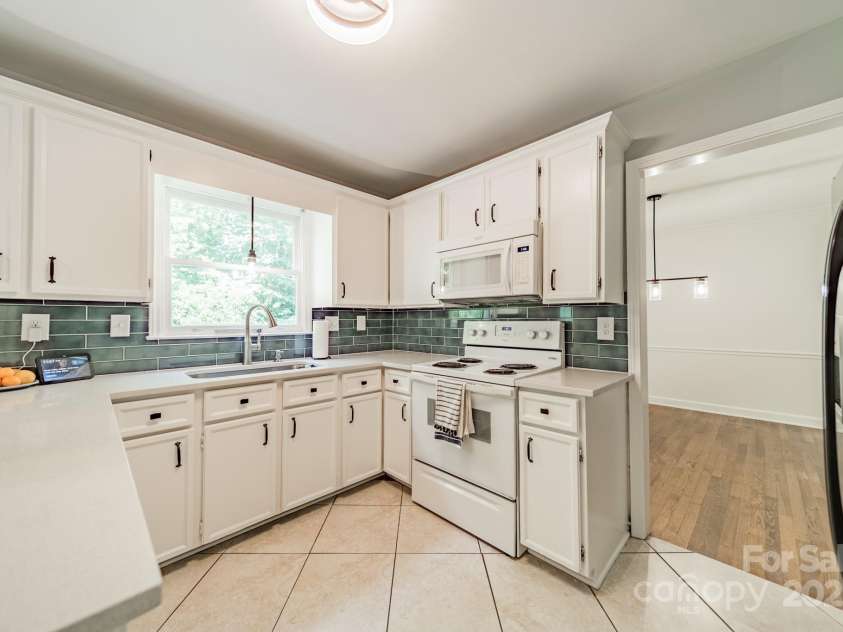 7309 Leesburg Road, Charlotte, NC 28215.  MLS# CAR4279277, YatesRealty ID 33600. 