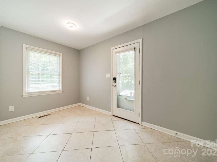 7309 Leesburg Road, Charlotte, NC 28215.  MLS# CAR4279277, YatesRealty ID 33600. 