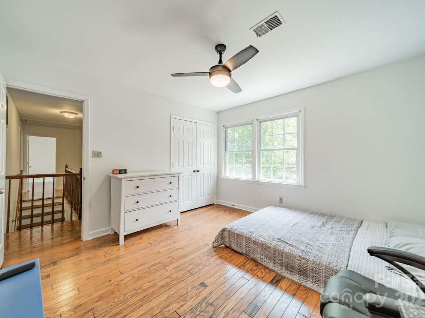 7309 Leesburg Road, Charlotte, NC 28215.  MLS# CAR4279277, YatesRealty ID 33600. 