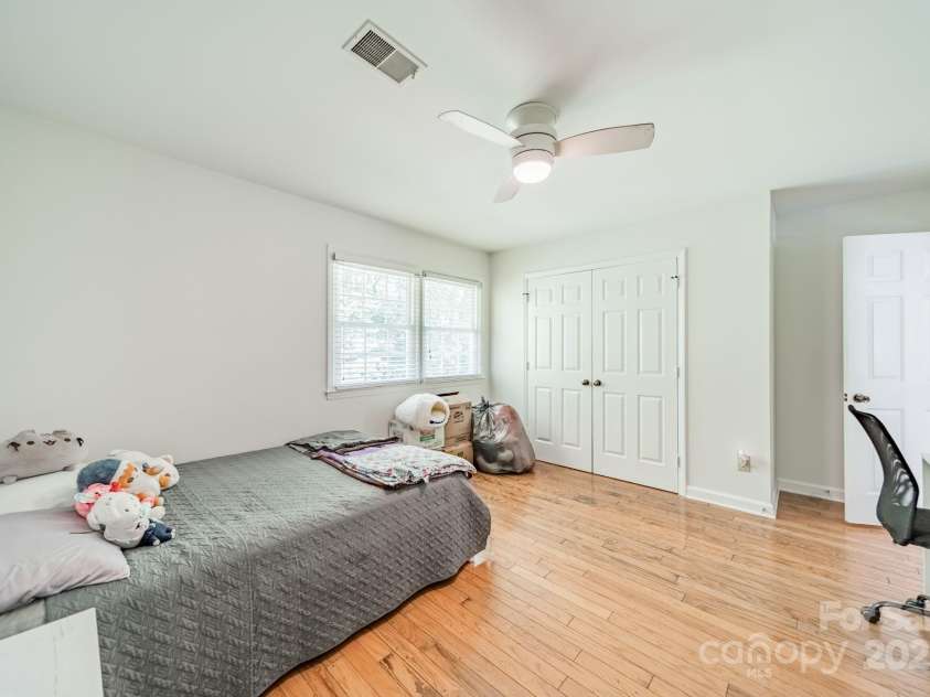 7309 Leesburg Road, Charlotte, NC 28215.  MLS# CAR4279277, YatesRealty ID 33600. 