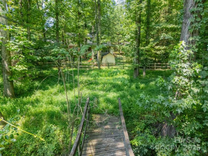7309 Leesburg Road, Charlotte, NC 28215.  MLS# CAR4279277, YatesRealty ID 33600. 