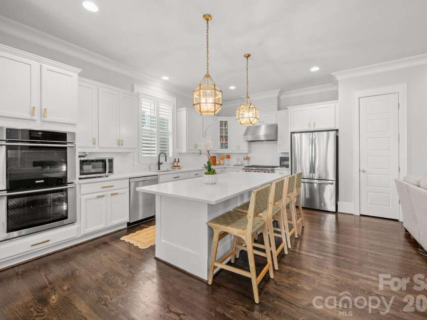 412 Eli Street, Charlotte, NC 28204.  MLS# CAR4393807, YatesRealty ID 33601. 