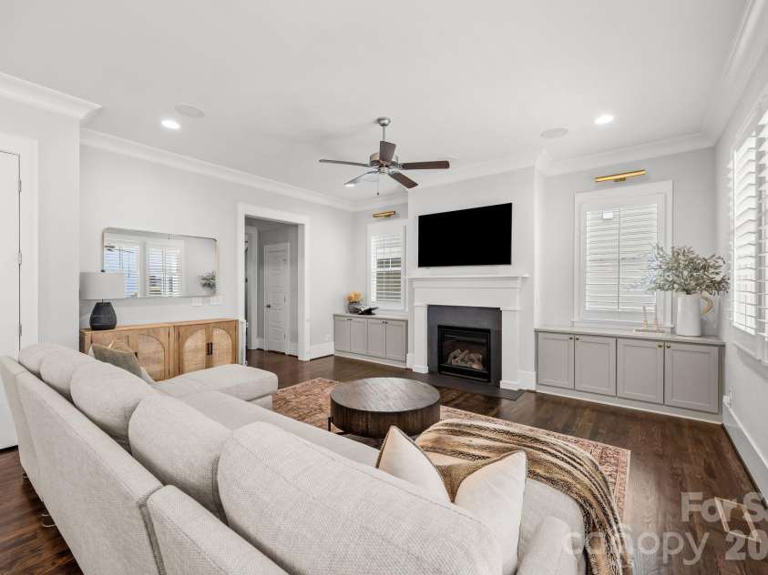 412 Eli Street, Charlotte, NC 28204.  MLS# CAR4393807, YatesRealty ID 33601. 