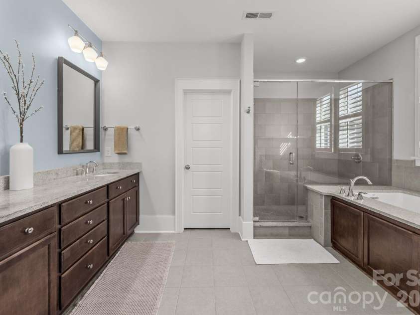 412 Eli Street, Charlotte, NC 28204.  MLS# CAR4393807, YatesRealty ID 33601. 