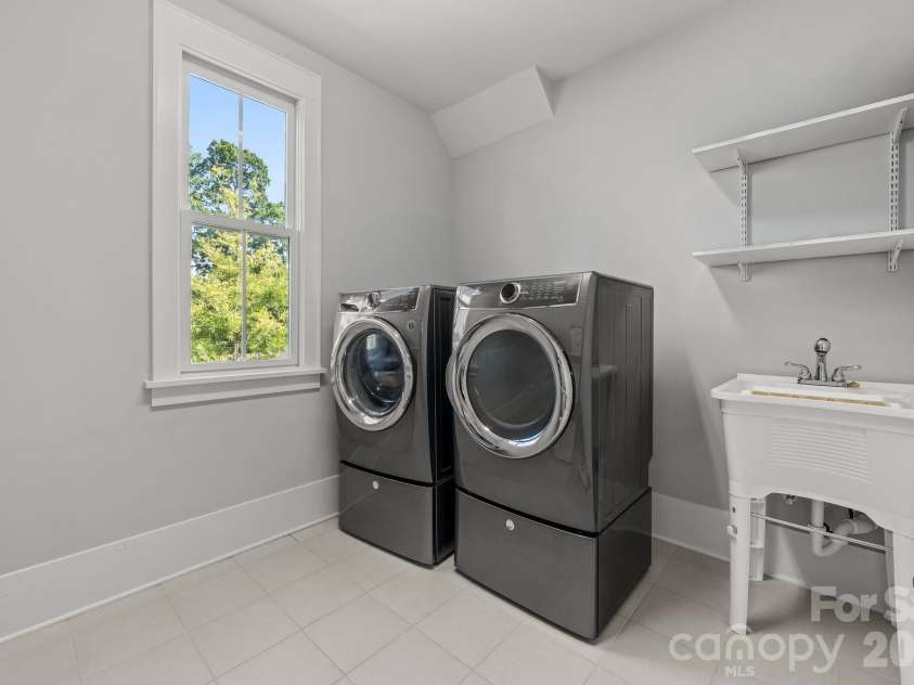 412 Eli Street, Charlotte, NC 28204.  MLS# CAR4393807, YatesRealty ID 33601. 
