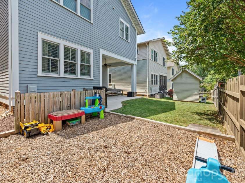 412 Eli Street, Charlotte, NC 28204.  MLS# CAR4393807, YatesRealty ID 33601. 