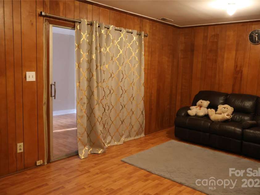6727 Cedar Springs Road, Charlotte, NC 28212.  MLS# CAR4291114, YatesRealty ID 33601. 