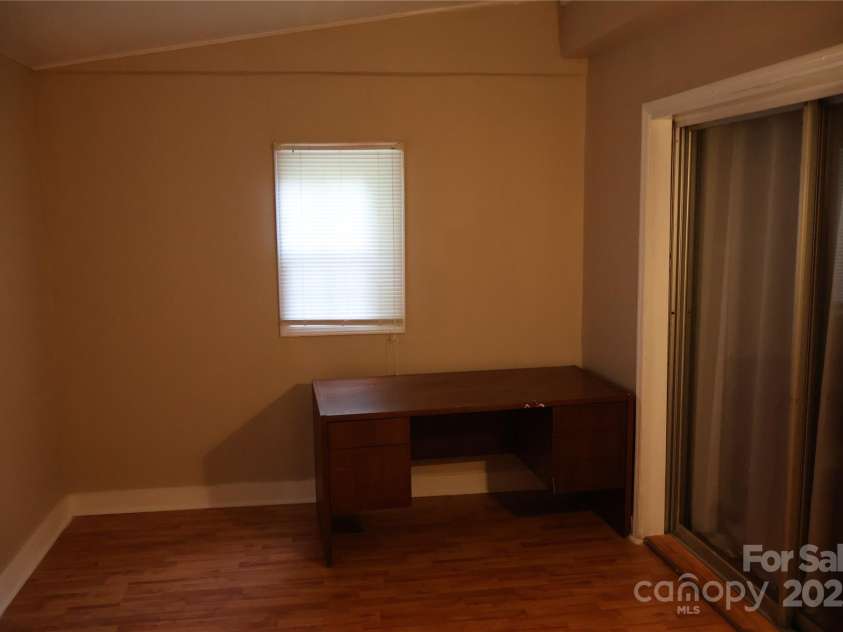 6727 Cedar Springs Road, Charlotte, NC 28212.  MLS# CAR4291114, YatesRealty ID 33601. 