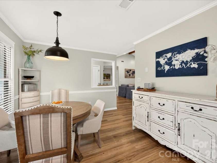 8610 Brookstead Drive, Charlotte, NC 28215.  MLS# CAR4396459, YatesRealty ID 33603. 