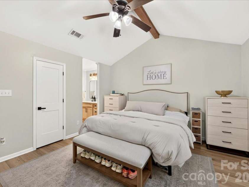 8610 Brookstead Drive, Charlotte, NC 28215.  MLS# CAR4396459, YatesRealty ID 33603. 
