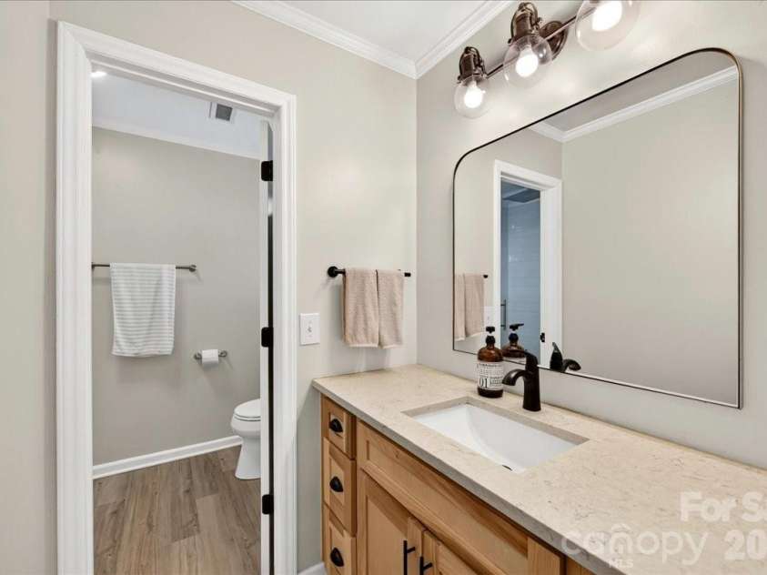 8610 Brookstead Drive, Charlotte, NC 28215.  MLS# CAR4396459, YatesRealty ID 33603. 