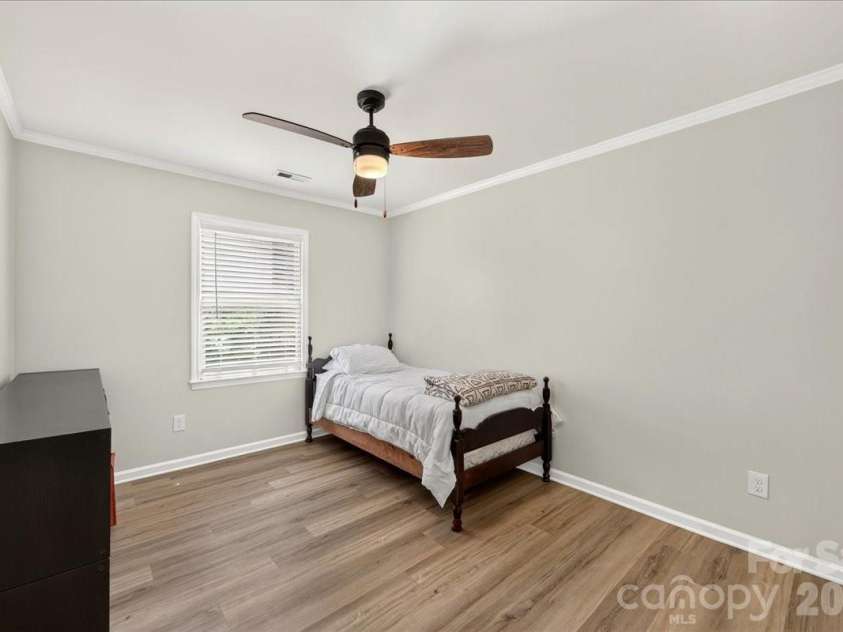 8610 Brookstead Drive, Charlotte, NC 28215.  MLS# CAR4396459, YatesRealty ID 33603. 
