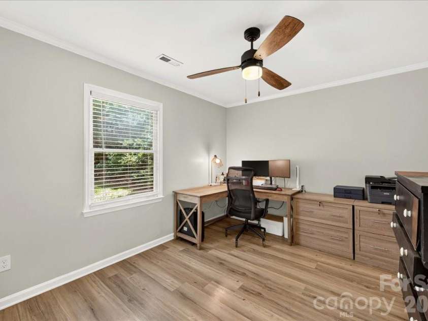 8610 Brookstead Drive, Charlotte, NC 28215.  MLS# CAR4396459, YatesRealty ID 33603. 