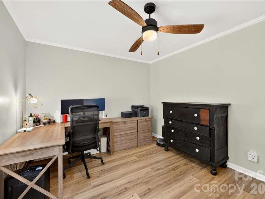 8610 Brookstead Drive, Charlotte, NC 28215.  MLS# CAR4396459, YatesRealty ID 33603. 