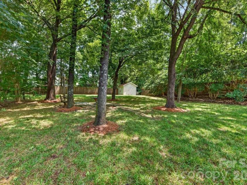 8610 Brookstead Drive, Charlotte, NC 28215.  MLS# CAR4396459, YatesRealty ID 33603. 