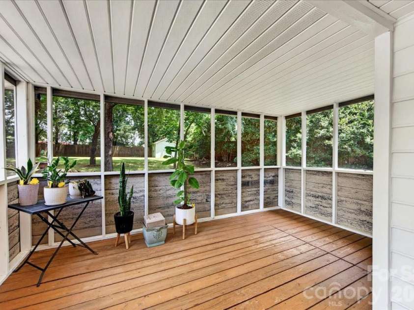 8610 Brookstead Drive, Charlotte, NC 28215.  MLS# CAR4396459, YatesRealty ID 33603. 
