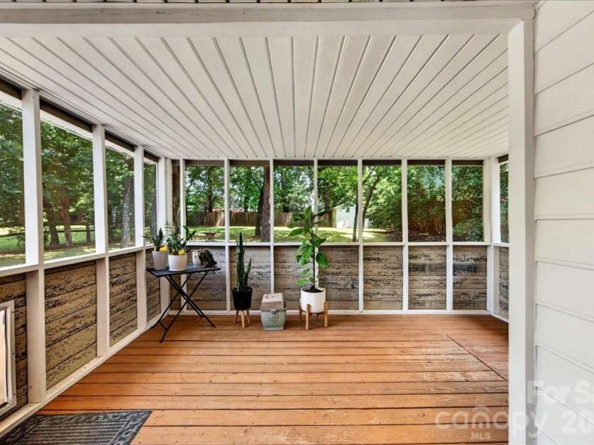 8610 Brookstead Drive, Charlotte, NC 28215.  MLS# CAR4396459, YatesRealty ID 33603. 