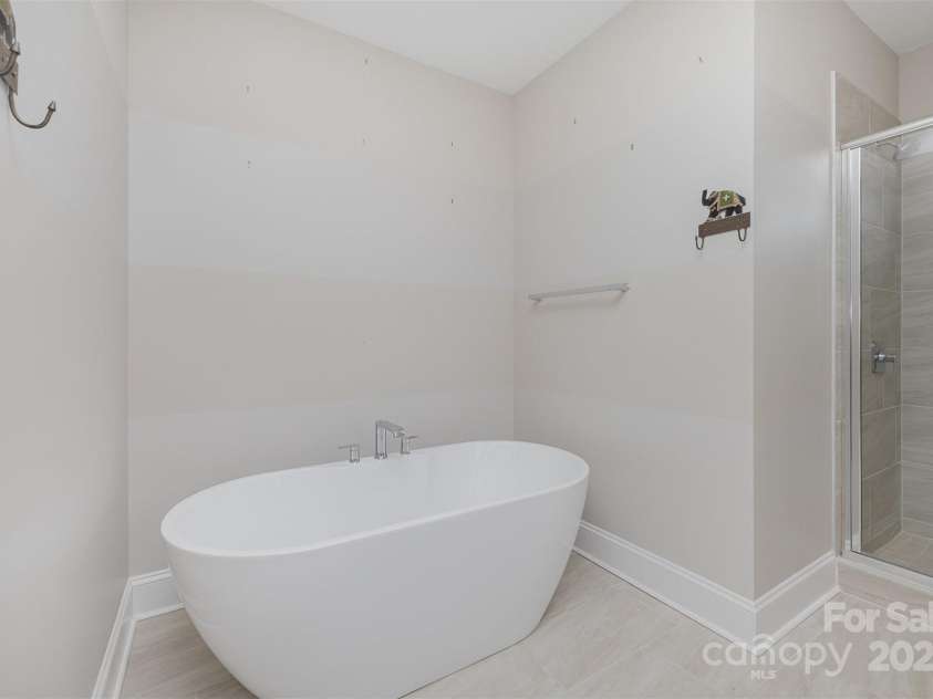 1507 Riverwalk Parkway, Rock Hill, SC 29730.  MLS# CAR4249097, YatesRealty ID 33604. Primary Bath