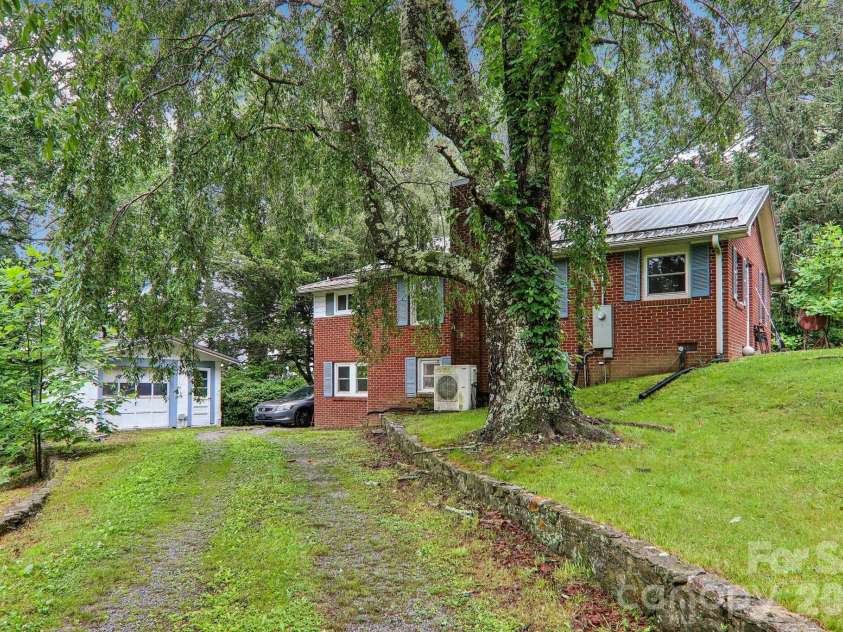 677 Mount Olivet Road, Zirconia, NC 28790.  MLS# CAR4387688, YatesRealty ID 33604. 