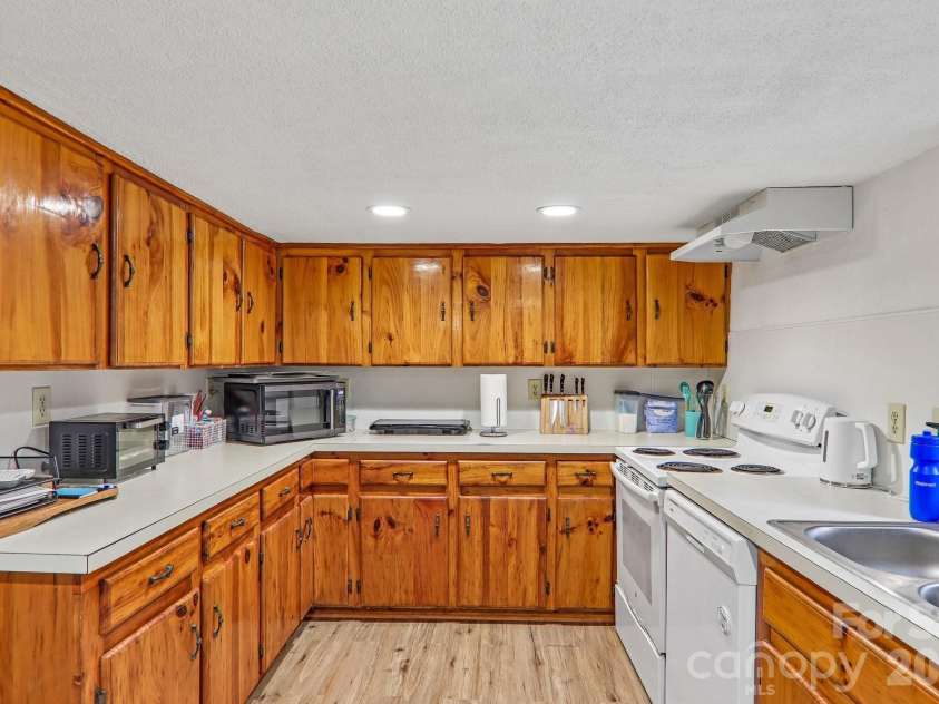 677 Mount Olivet Road, Zirconia, NC 28790.  MLS# CAR4387688, YatesRealty ID 33604. 