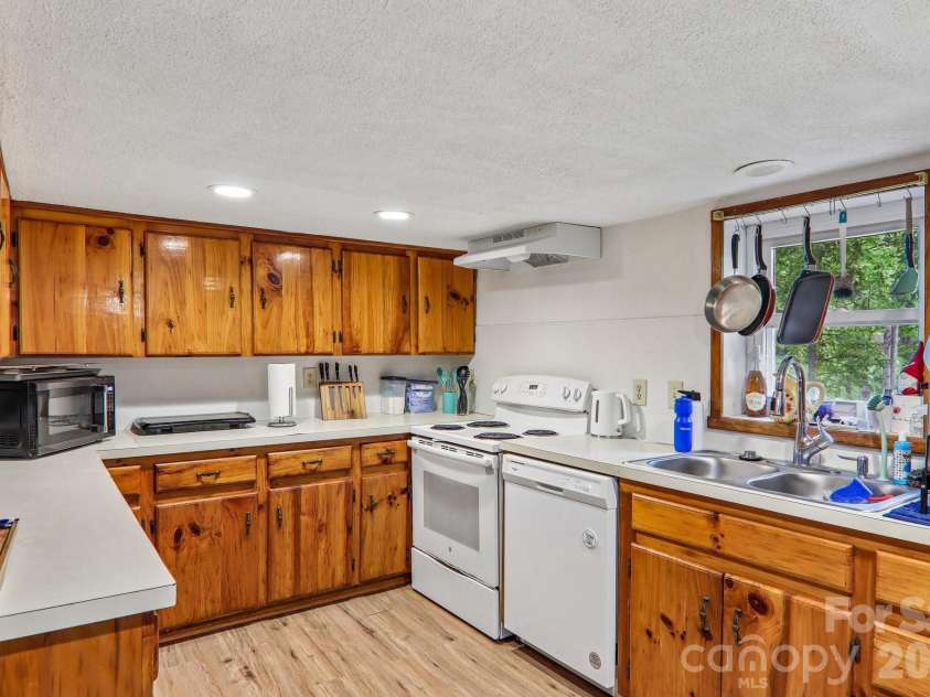 677 Mount Olivet Road, Zirconia, NC 28790.  MLS# CAR4387688, YatesRealty ID 33604. 