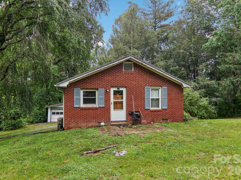 677 Mount Olivet Road, Zirconia, NC 28790.  MLS# CAR4387688, YatesRealty ID 33604. 