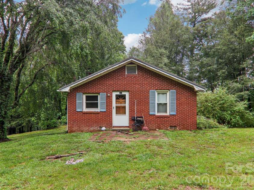 677 Mount Olivet Road, Zirconia, NC 28790.  MLS# CAR4387688, YatesRealty ID 33604. 