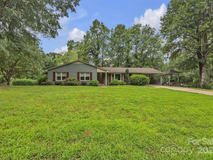 1060 26th Avenue, Hickory, NC 28601.  MLS# CAR4290821, YatesRealty ID 33605. 