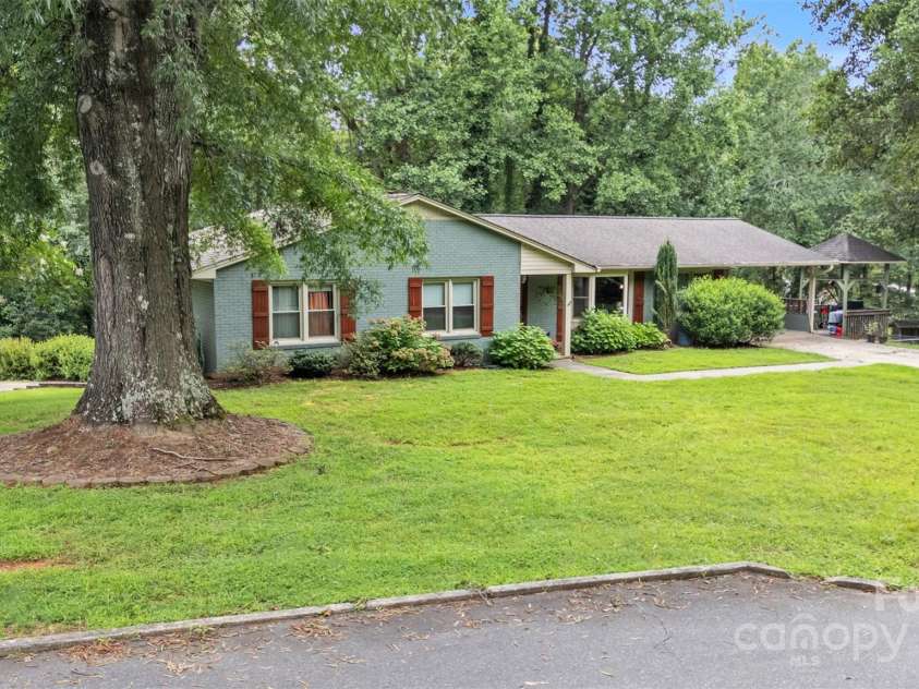 1060 26th Avenue, Hickory, NC 28601.  MLS# CAR4290821, YatesRealty ID 33605. 