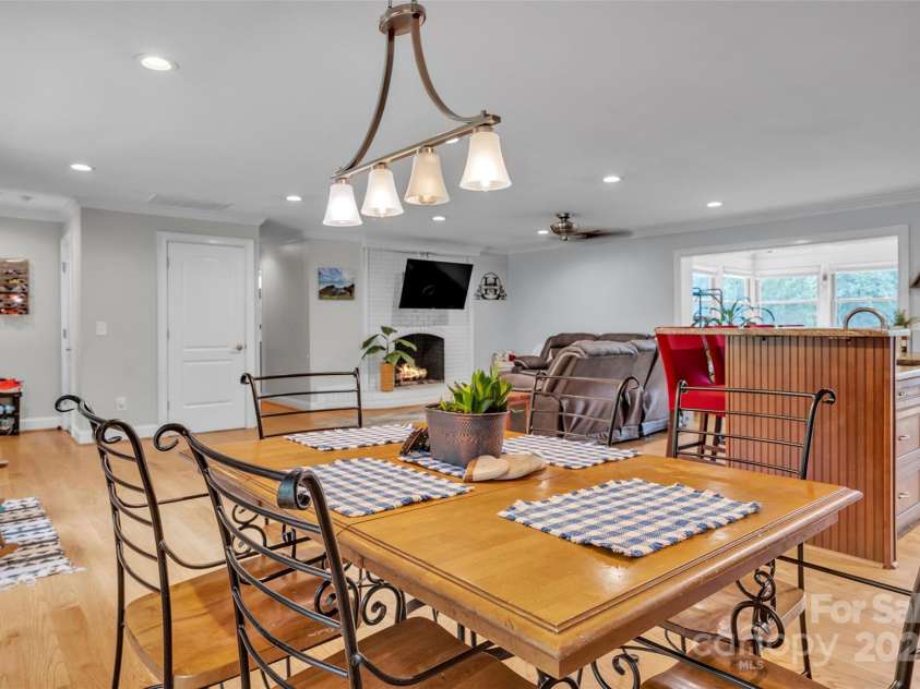 1060 26th Avenue, Hickory, NC 28601.  MLS# CAR4290821, YatesRealty ID 33605. 