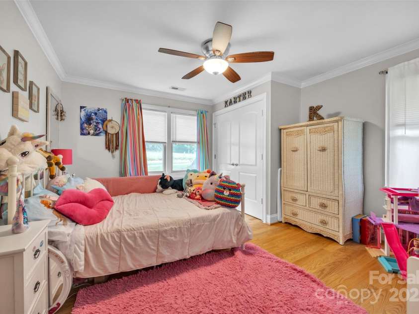 1060 26th Avenue, Hickory, NC 28601.  MLS# CAR4290821, YatesRealty ID 33605. 