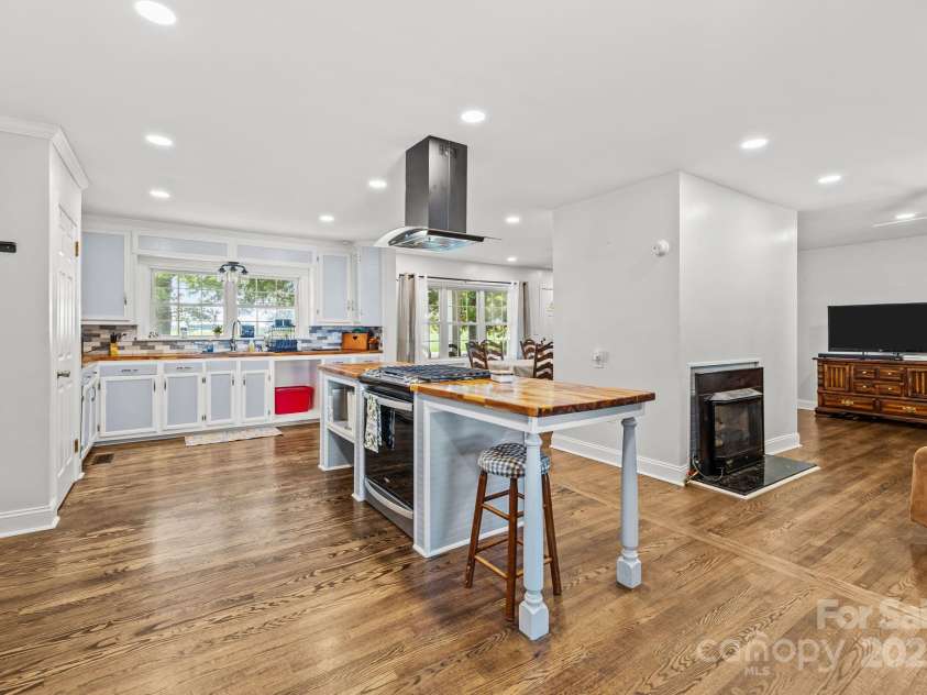 3825 Stack Road, Monroe, NC 28112.  MLS# CAR4286648, YatesRealty ID 33606. Kitchen