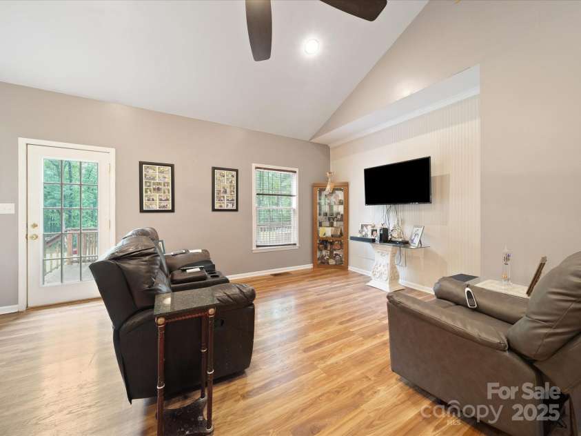 6819 Prospect Pointe Drive, Monroe, NC 28112.  MLS# CAR4286531, YatesRealty ID 33607. Great room