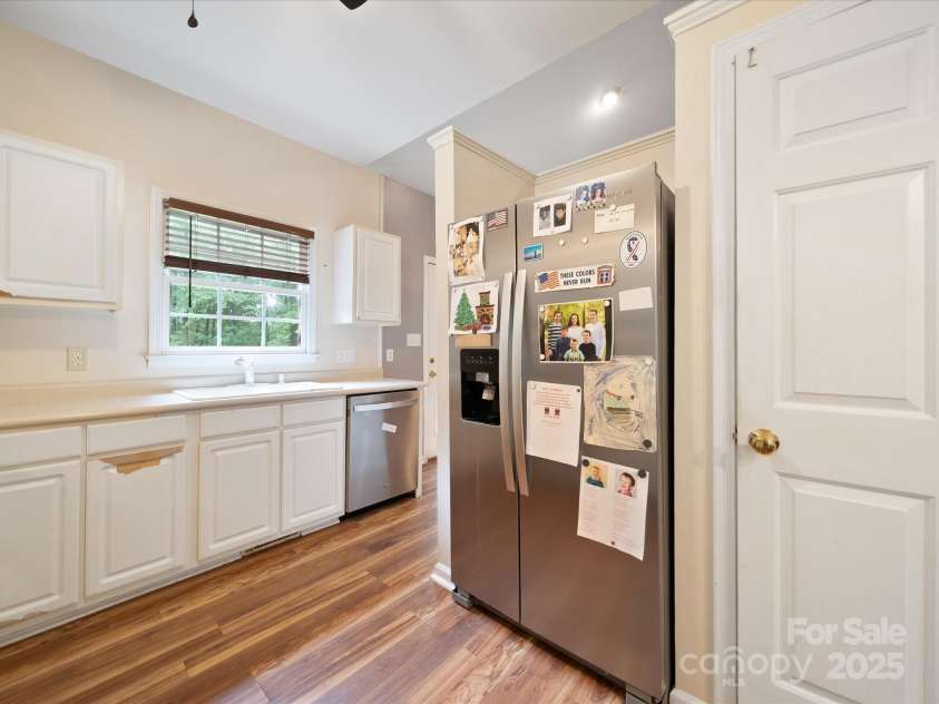 6819 Prospect Pointe Drive, Monroe, NC 28112.  MLS# CAR4286531, YatesRealty ID 33607. House kitchen