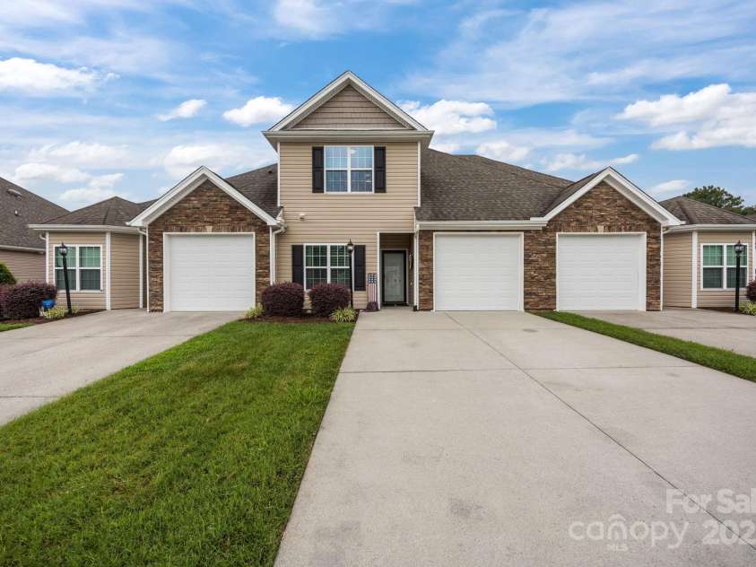 2188 Shady Stone Drive, Winston Salem, NC 27127.  MLS# CAR4288260, YatesRealty ID 33608. 