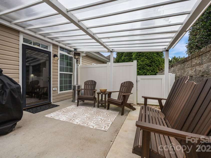 2188 Shady Stone Drive, Winston Salem, NC 27127.  MLS# CAR4288260, YatesRealty ID 33608. 