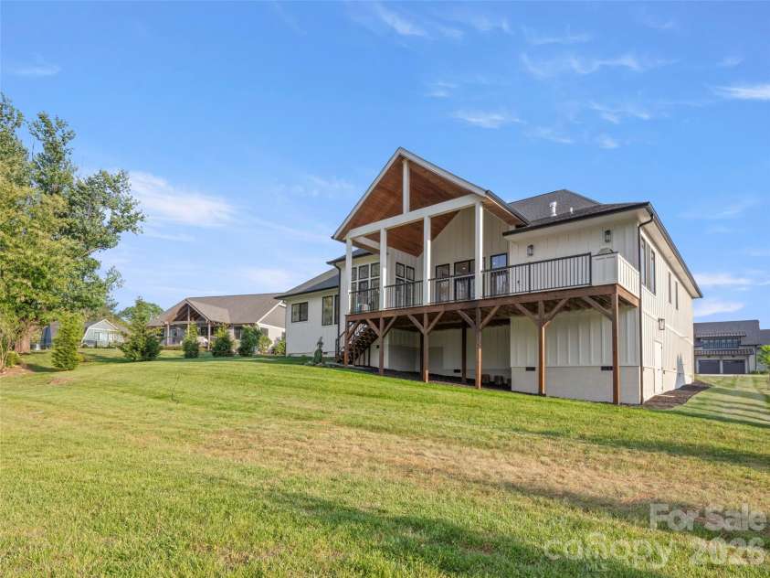 208 Majestic Ridge Road, Mills River, NC 28759.  MLS# CAR4374175, YatesRealty ID 33609. 