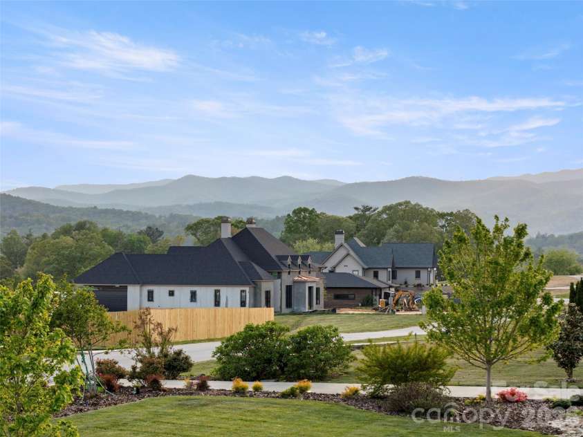 208 Majestic Ridge Road, Mills River, NC 28759.  MLS# CAR4374175, YatesRealty ID 33609. 