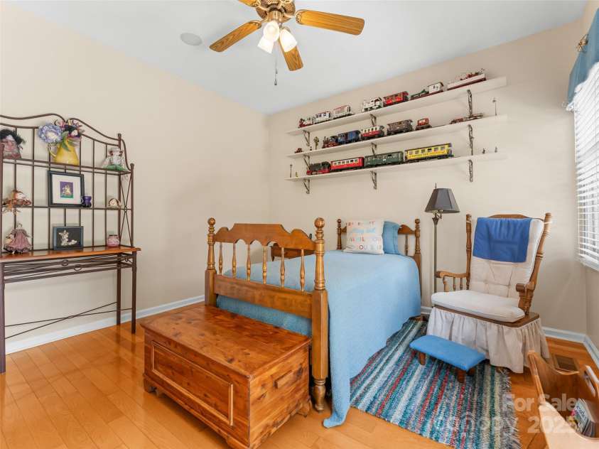 35 Beaumont Drive, Hendersonville, NC 28739.  MLS# CAR4293793, YatesRealty ID 33609. Bedroom 3