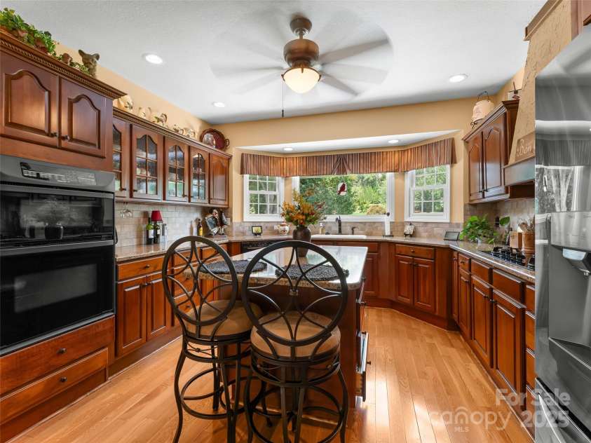 35 Beaumont Drive, Hendersonville, NC 28739.  MLS# CAR4293793, YatesRealty ID 33609. Chefs Kitchen w/double ovens